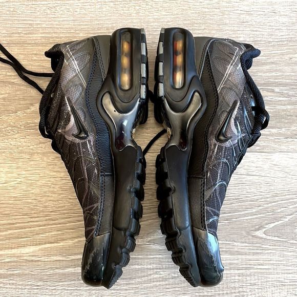 Nike Air Max Plus Tuned Air Women’s Size 8 Black Gray Script Sneaker - Picture 8 of 11